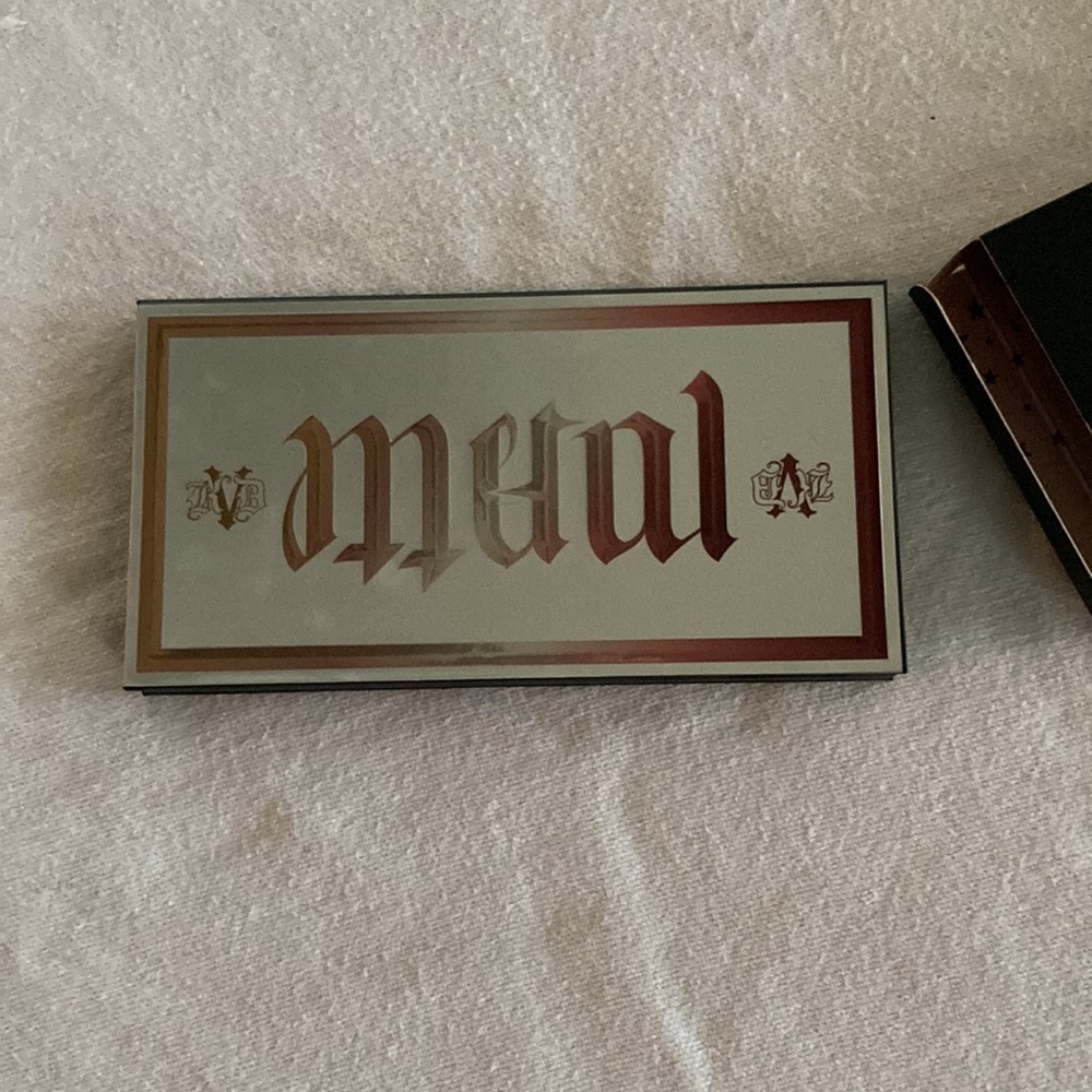 NEW Kat Von D KVD Beauty Metal Matte Mini Eyeshadow Palette Limited Edition NIB - Picture 11 of 12